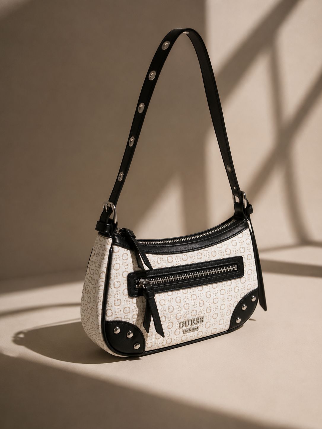 Guess Bolso blanco y negro