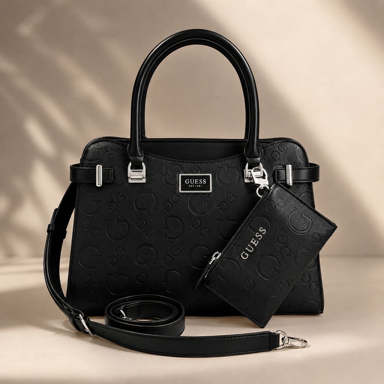 Guess Bolso negro estructurado