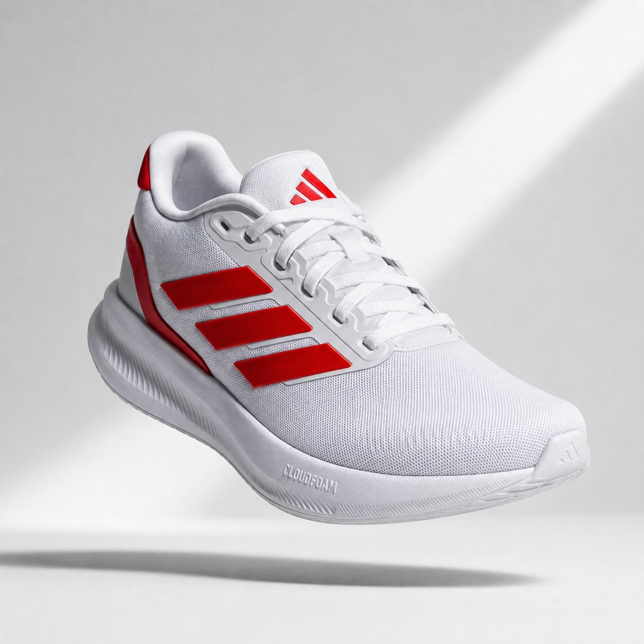 Adidas Runfalcon 5 · Blanco y rojo