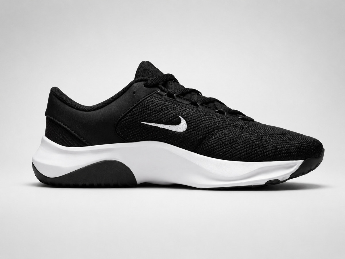 Nike Legend Essential 3 · Negro